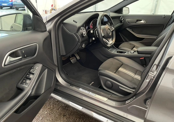 Mercedes-Benz GLA cena 98900 przebieg: 92000, rok produkcji 2017 z Wolbrom małe 781